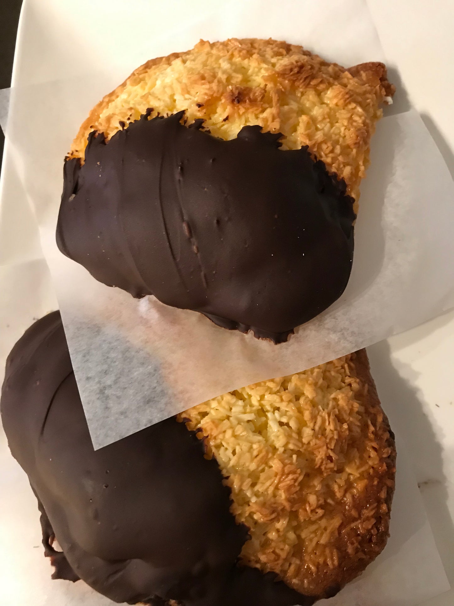 Flourless Chocolate Dipped Macaroon (Gluten-Free)